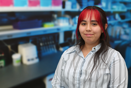 Cassandra Leija in a TGen lab